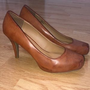 Olsenboye Cognac Brown Leather Pumps 10